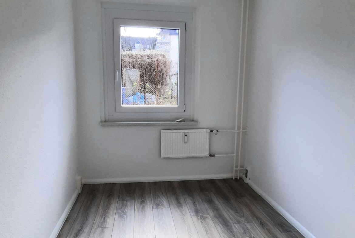 3-Raum Wohnung mit Balkon & Dusche, EBK möglich in Chemnitz