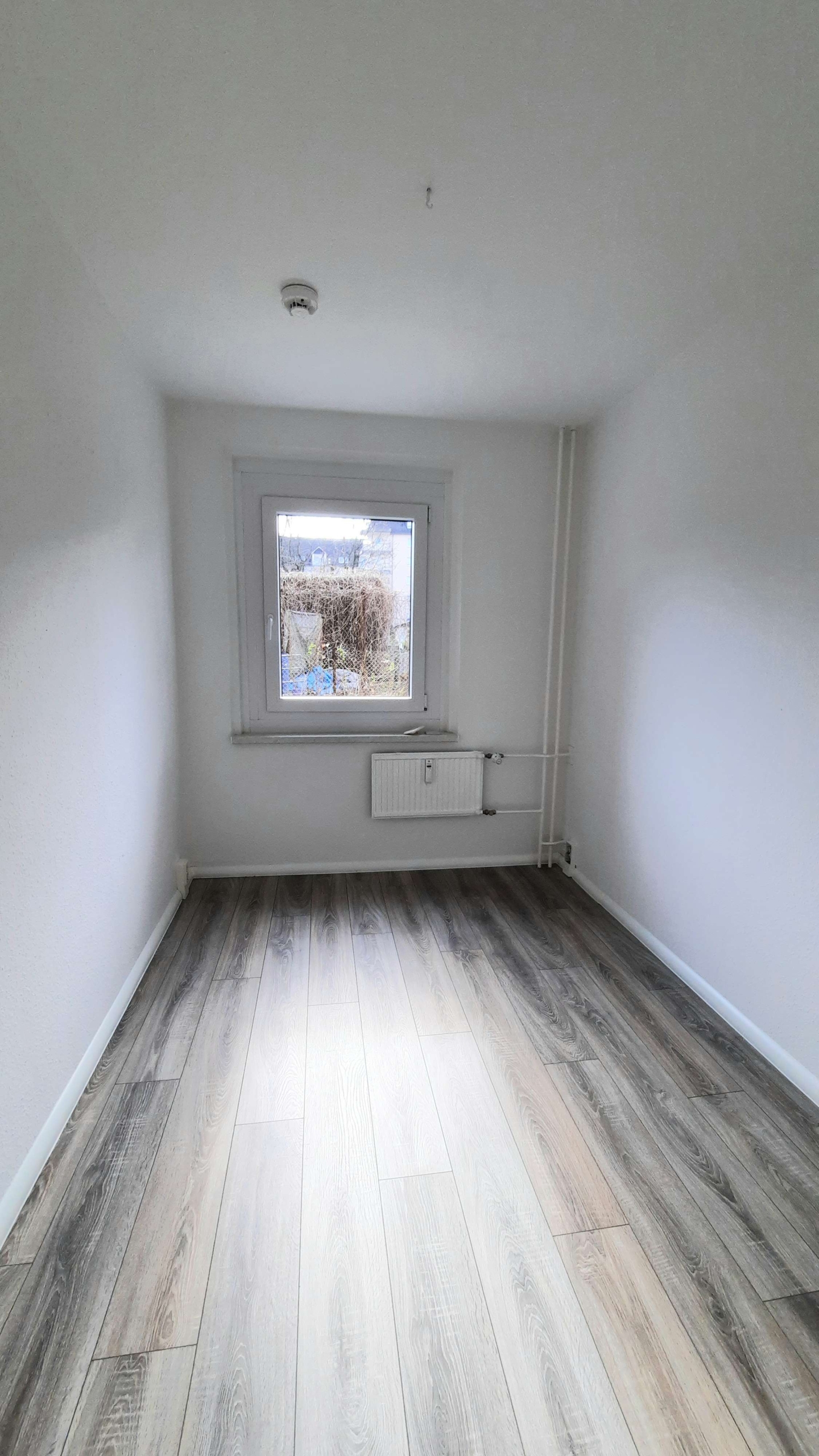 3-Raum Wohnung mit Balkon & Dusche, EBK möglich in Chemnitz
