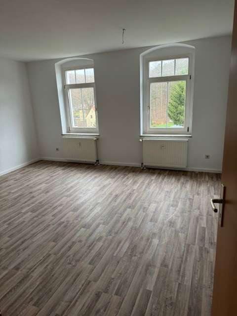 3 Monate kaltmietfrei * schöne 3 RaumWE mit Badewanne, Dusche & Balkon in Lichtenstein