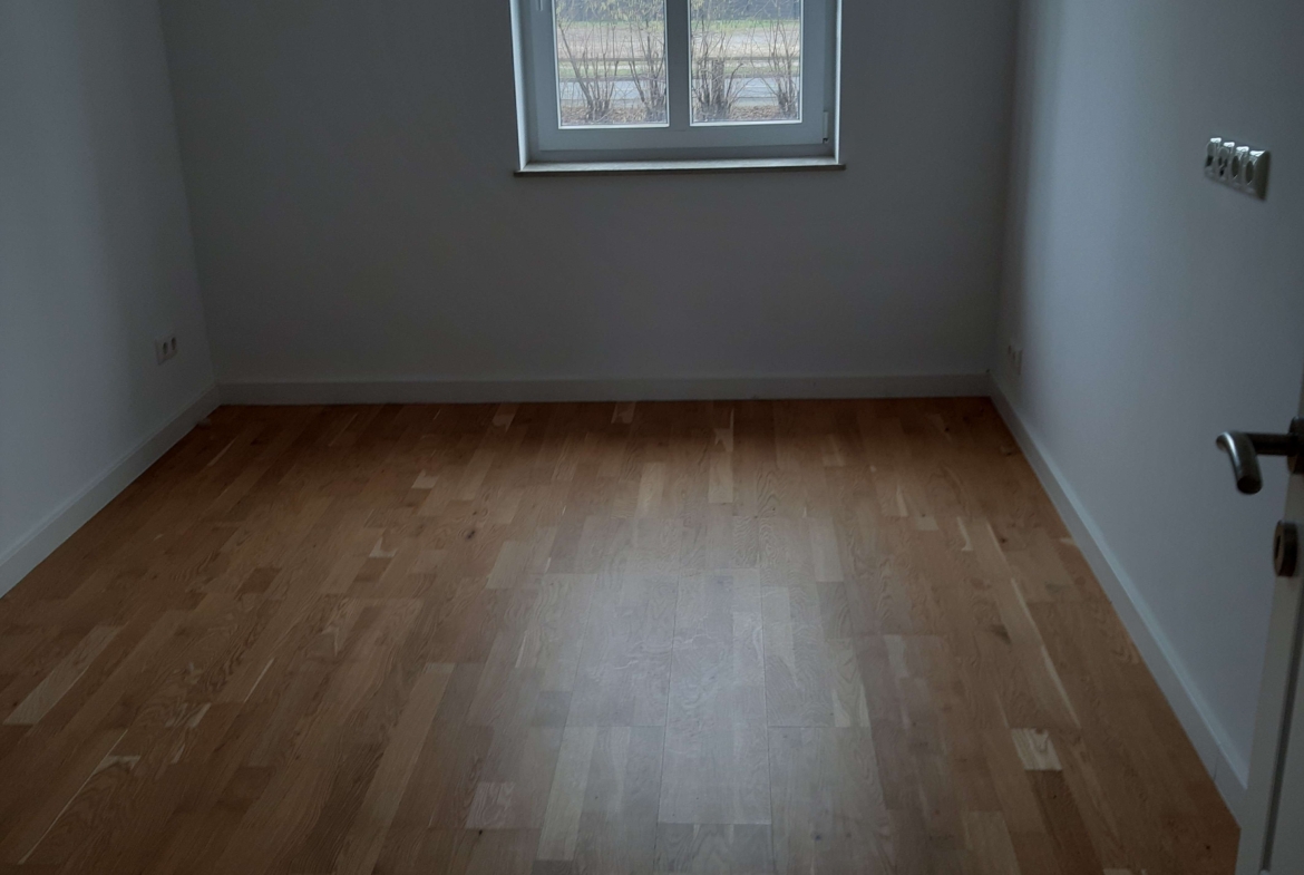 ERSTBEZUG* Schöne 3R-Wohnung mit Balkon sucht Sie! in Glauchau