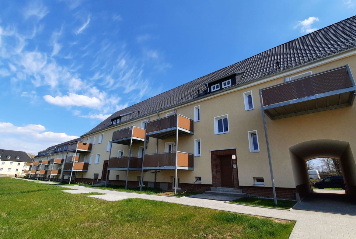 ERSTBEZUG* Schöne 3R-Wohnung mit Balkon sucht Sie! in Glauchau