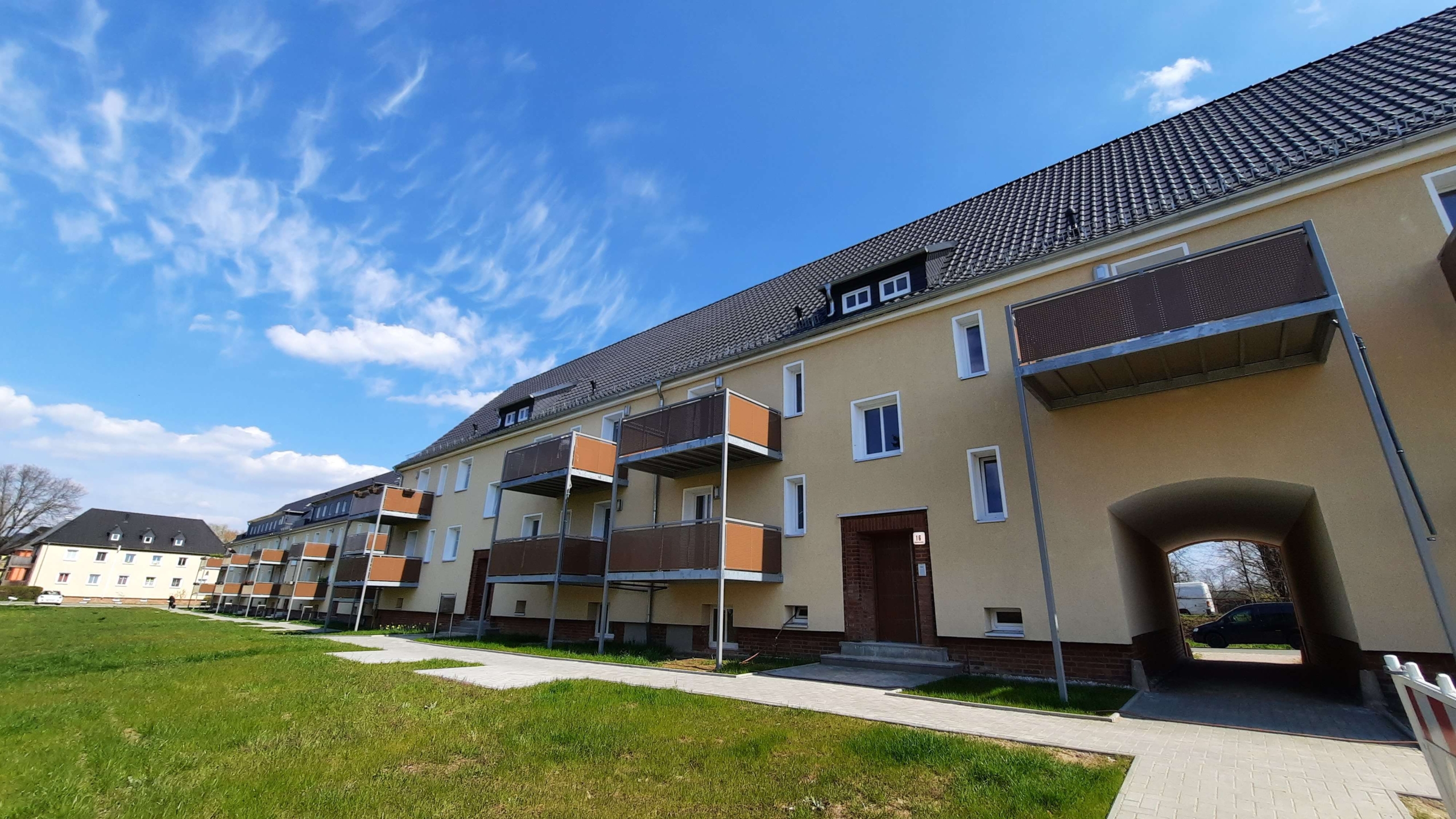 ERSTBEZUG* Schöne 3R-Wohnung mit Balkon sucht Sie! in Glauchau