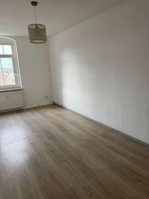 3 Monate kaltmietfrei * 3 RaumWE mit Badewanne & Balkon in Lichtenstein