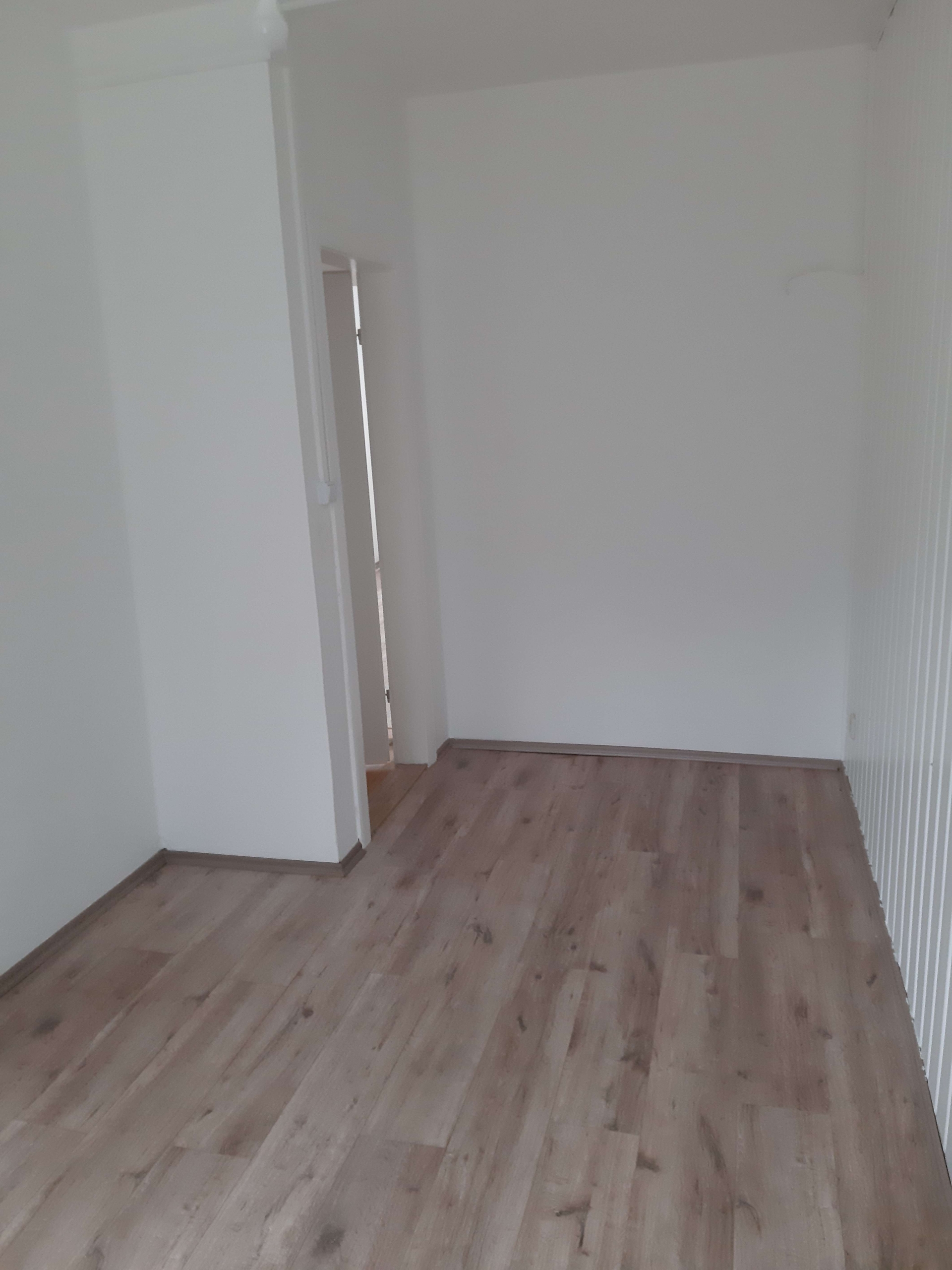 Schöne 3R-Wohnung mit Balkon & Badewanne sucht Sie! in Glauchau