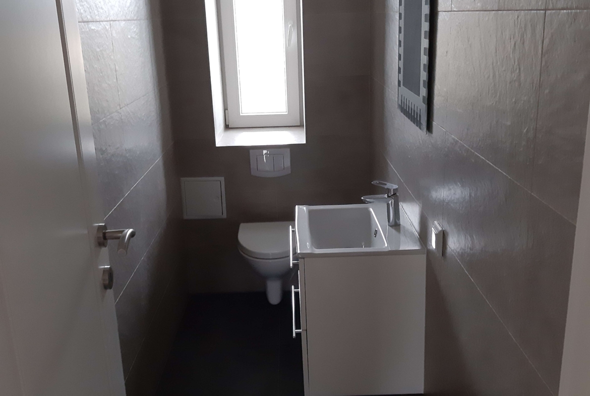 ERSTBEZUG* Schöne 3R-Wohnung mit Balkon sucht Sie! in Glauchau