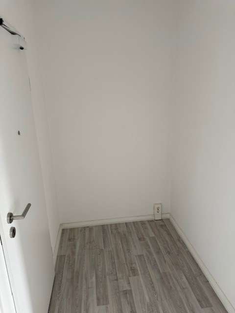 Schnell zugreifen* Schöne 1-RaumWE mit Badewanne & Balkon in Chemnitz