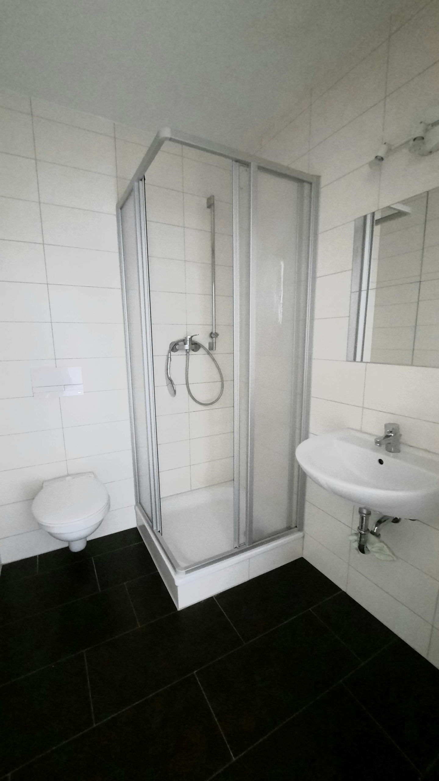 3-Raum Wohnung mit Balkon & Dusche, EBK möglich in Chemnitz