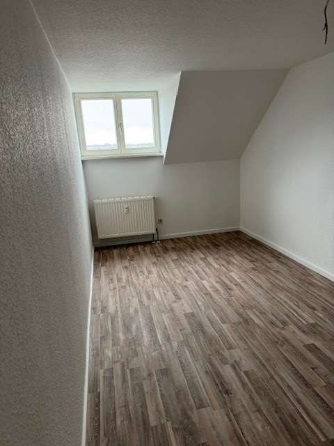 3 Monate kaltmietfrei * schöne 3 RaumWE mit Badewanne, Dusche & Balkon in Lichtenstein