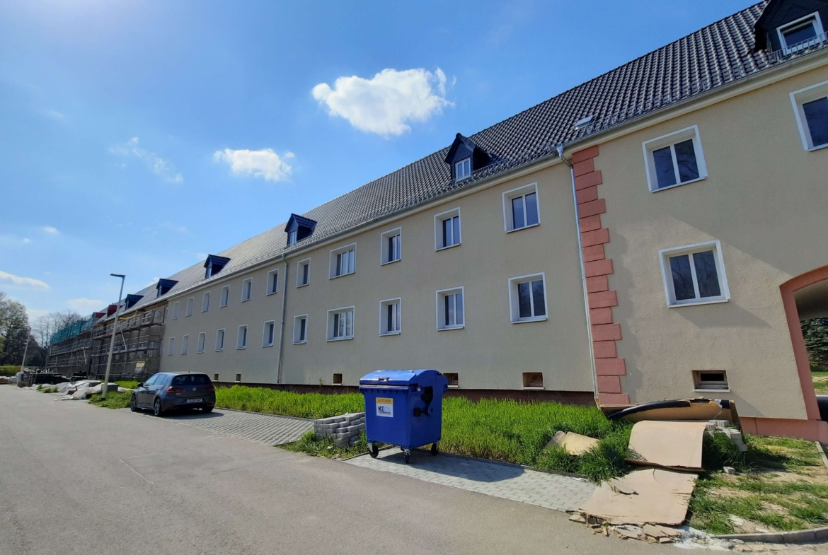 ERSTBEZUG* Schöne 3R-Wohnung mit Balkon sucht Sie! in Glauchau