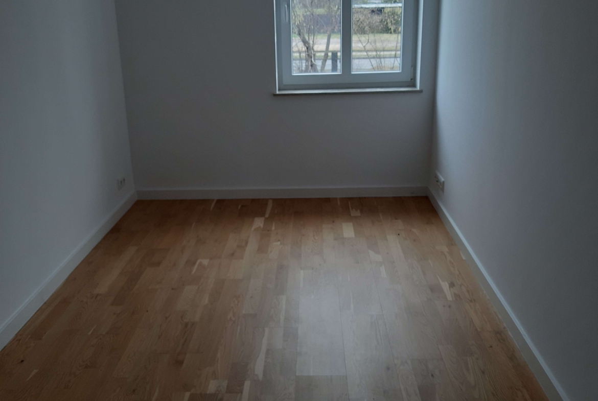 ERSTBEZUG* Schöne 3R-Wohnung mit Balkon sucht Sie! in Glauchau
