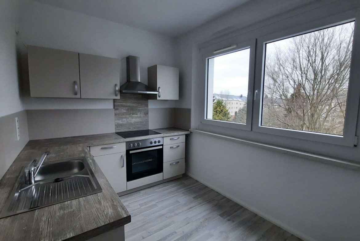 3,5 RaumWE mit 2 Bädern, Balkon und Einbauküche in Chemnitz
