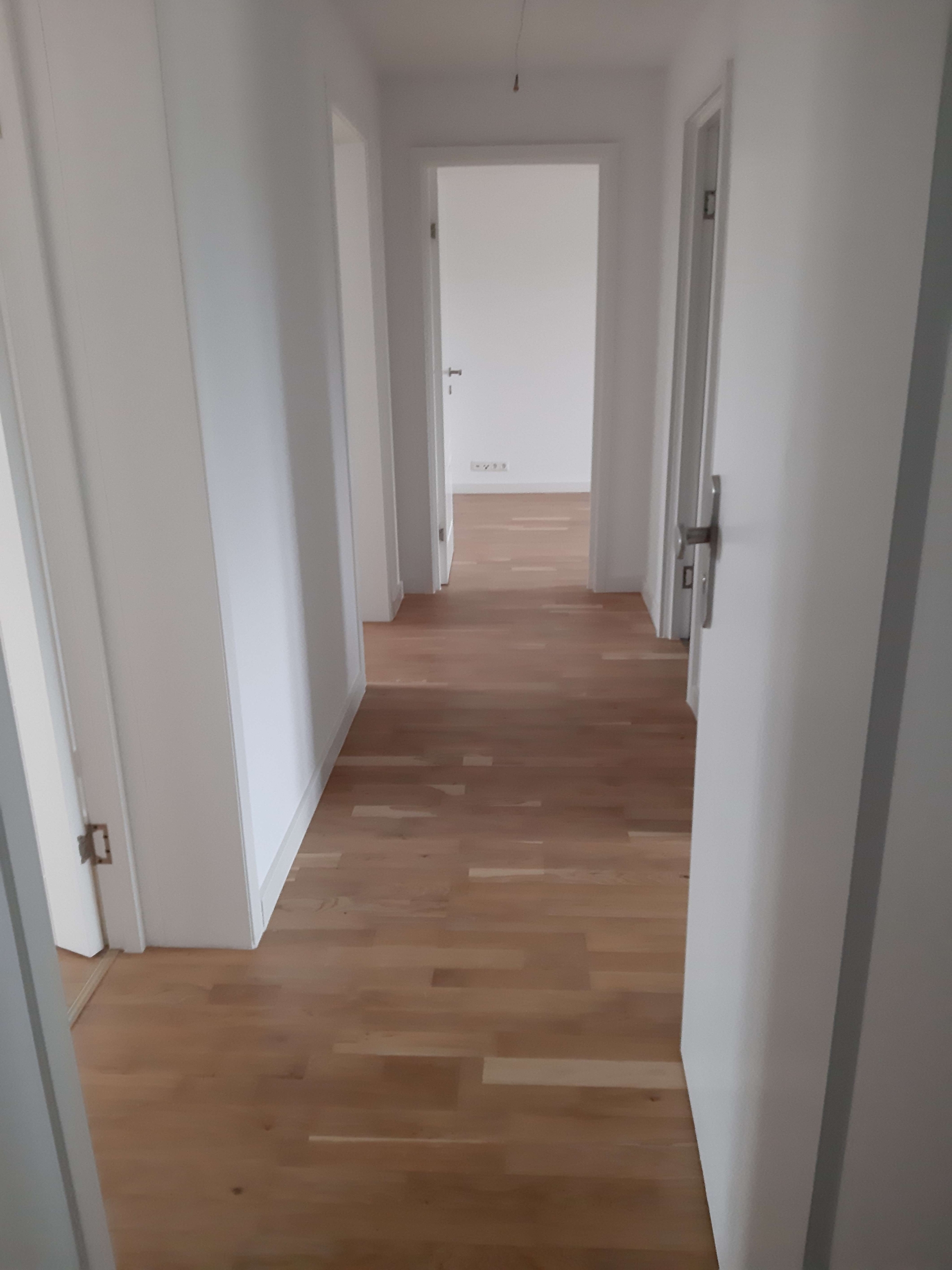 ERSTBEZUG* Schöne 3R-Wohnung mit Balkon sucht Sie! in Glauchau