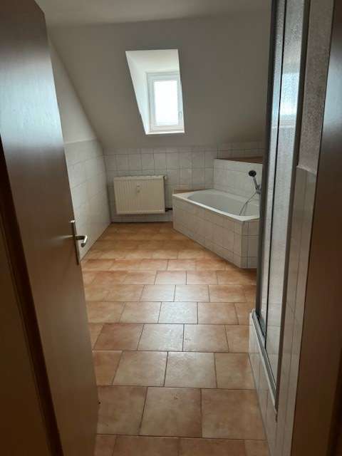 3 Monate kaltmietfrei * schöne 3 RaumWE mit Badewanne, Dusche & Balkon in Lichtenstein