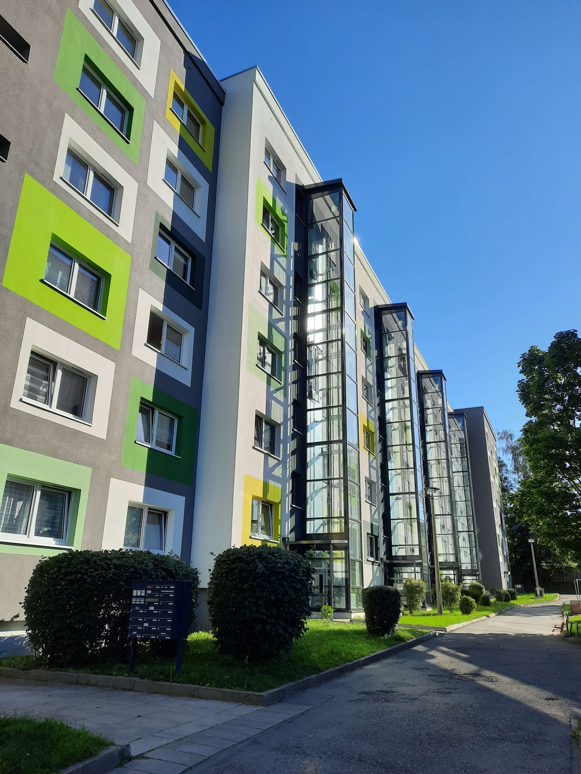 3-Raum Wohnung mit Balkon & Dusche, EBK möglich in Chemnitz