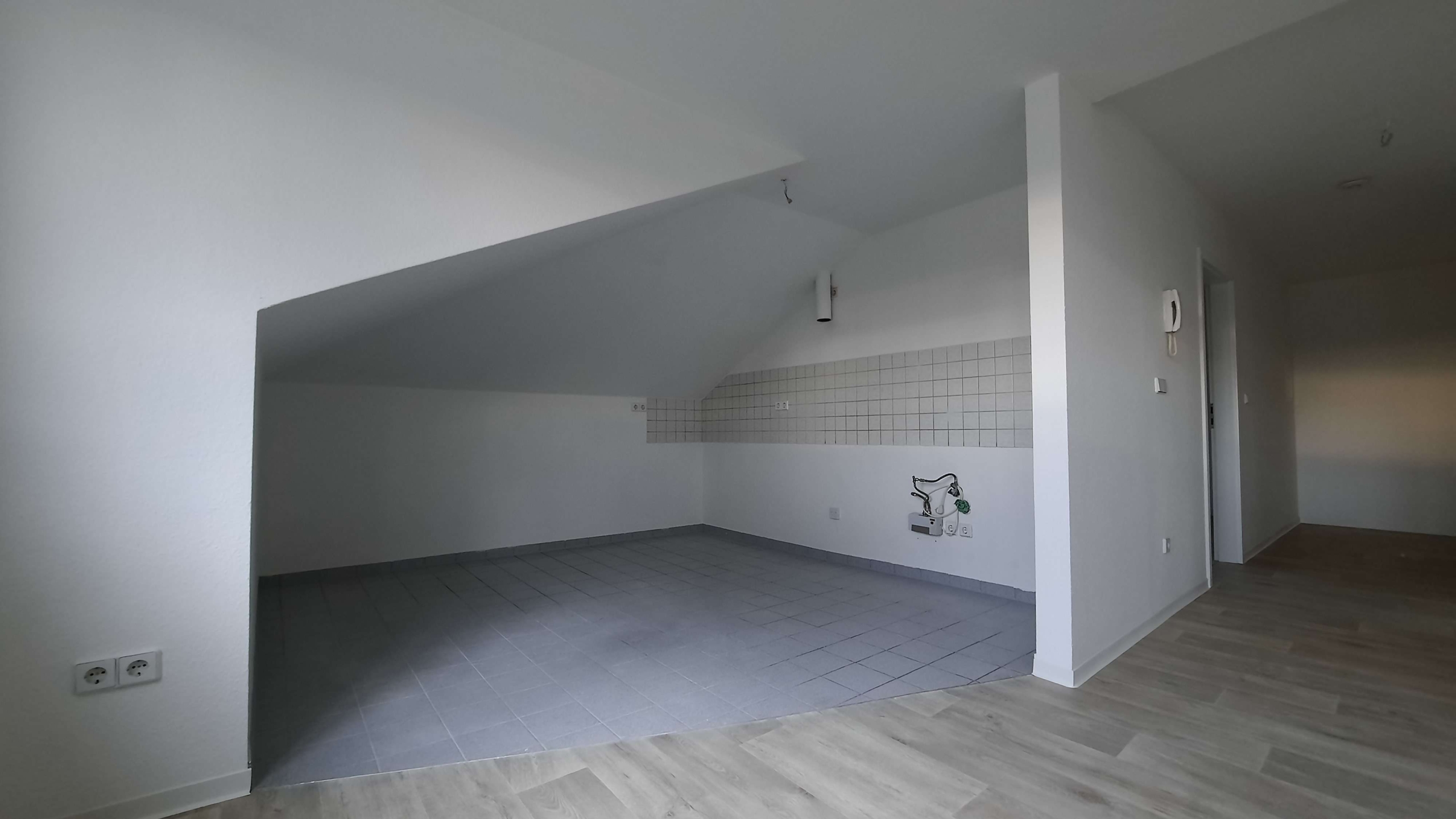 1 Monat kaltmietfrei* Renovierte 2 RaumWE mit Dusche & Gastherme in Meerane