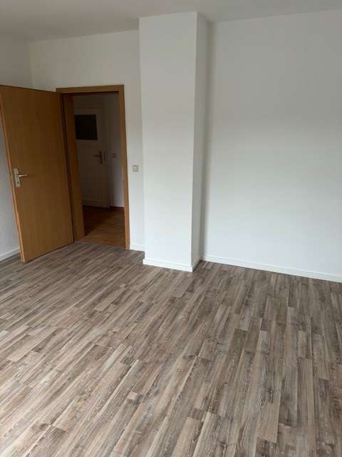 3 Monate kaltmietfrei * schöne 3 RaumWE mit Badewanne, Dusche & Balkon in Lichtenstein