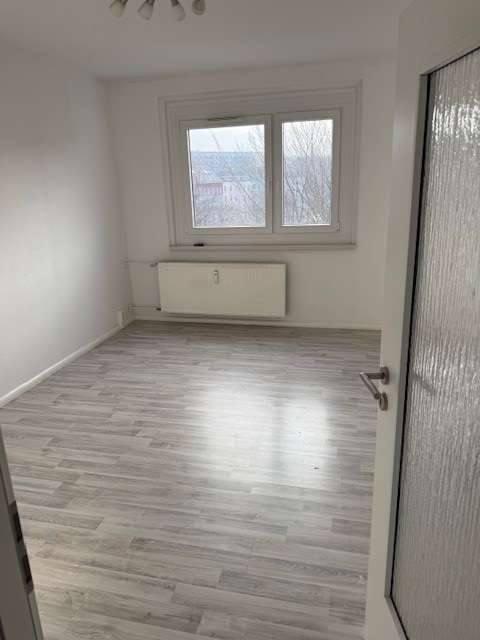 Schnell zugreifen* Schöne 1-RaumWE mit Badewanne & Balkon in Chemnitz