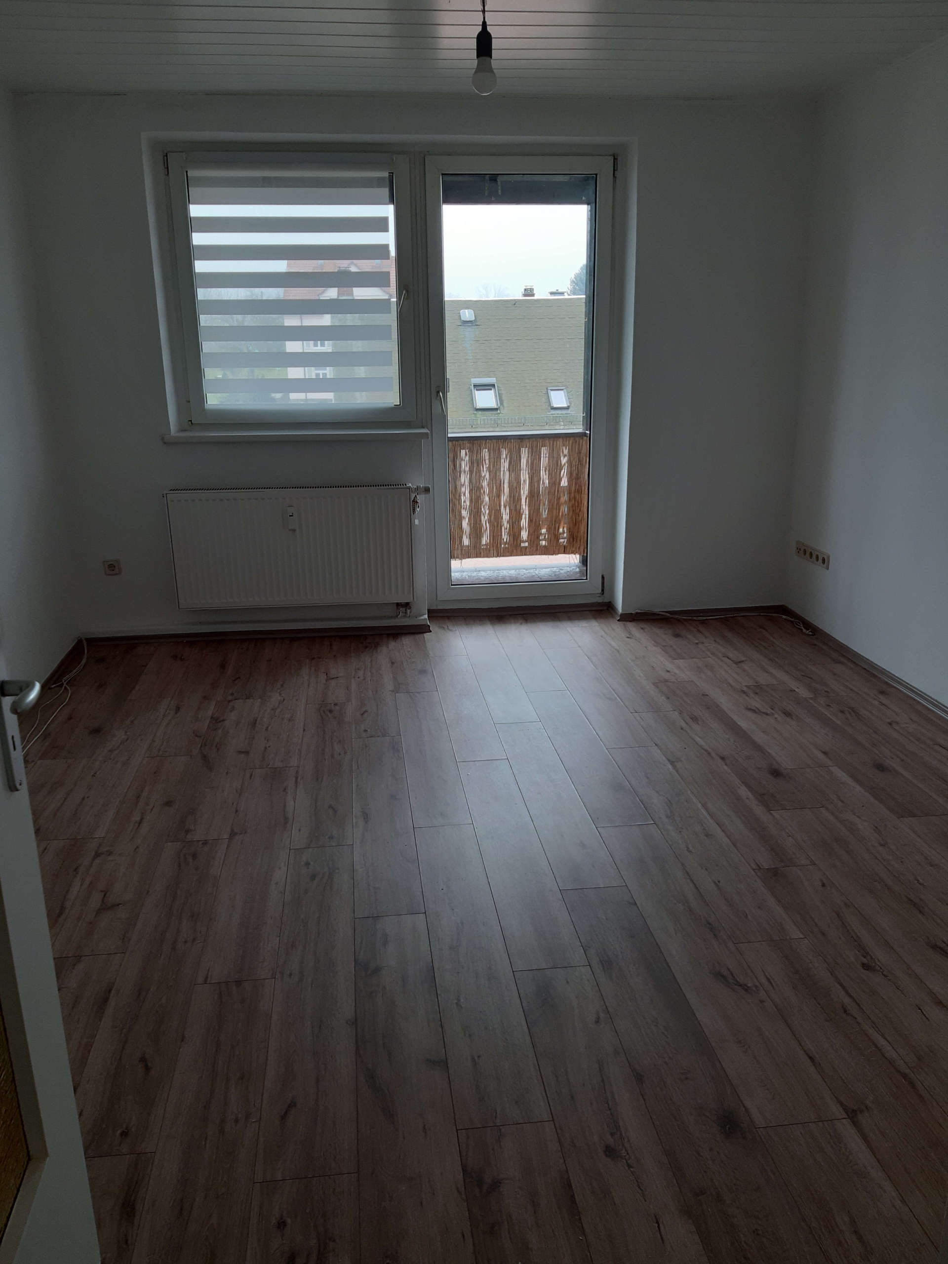 Schöne 3R-Wohnung mit Balkon & Badewanne sucht Sie! in Glauchau