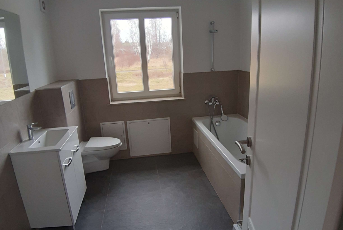 ERSTBEZUG* Schöne 3R-Wohnung mit Balkon sucht Sie! in Glauchau