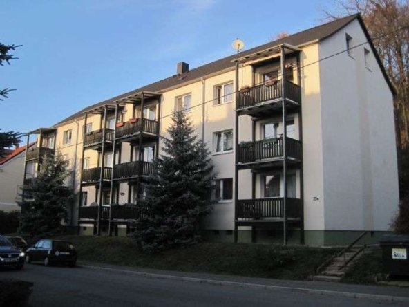 Schöne 3R-Wohnung mit Balkon & Badewanne sucht Sie! in Glauchau