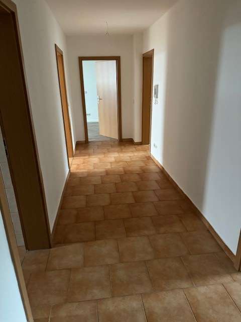 3 Monate kaltmietfrei * schöne 3 RaumWE mit Badewanne, Dusche & Balkon in Lichtenstein