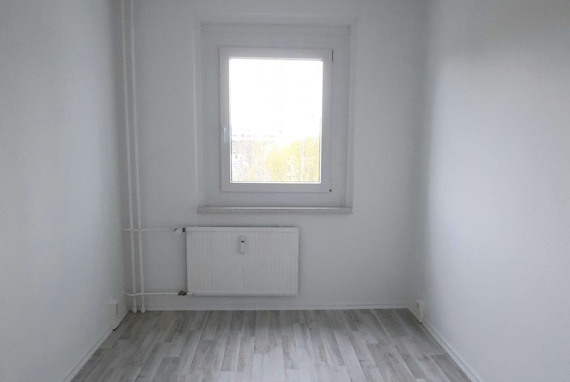 Schnell sein lohnt sich* Schöne 4-RaumWe mit Balkon, Dusche & EBK in Chemnitz