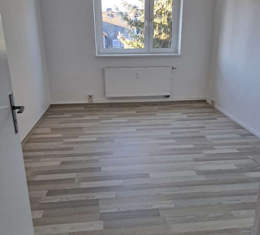Schöne 3R-Wohnung mit Balkon & Badewanne sucht Sie! in Glauchau