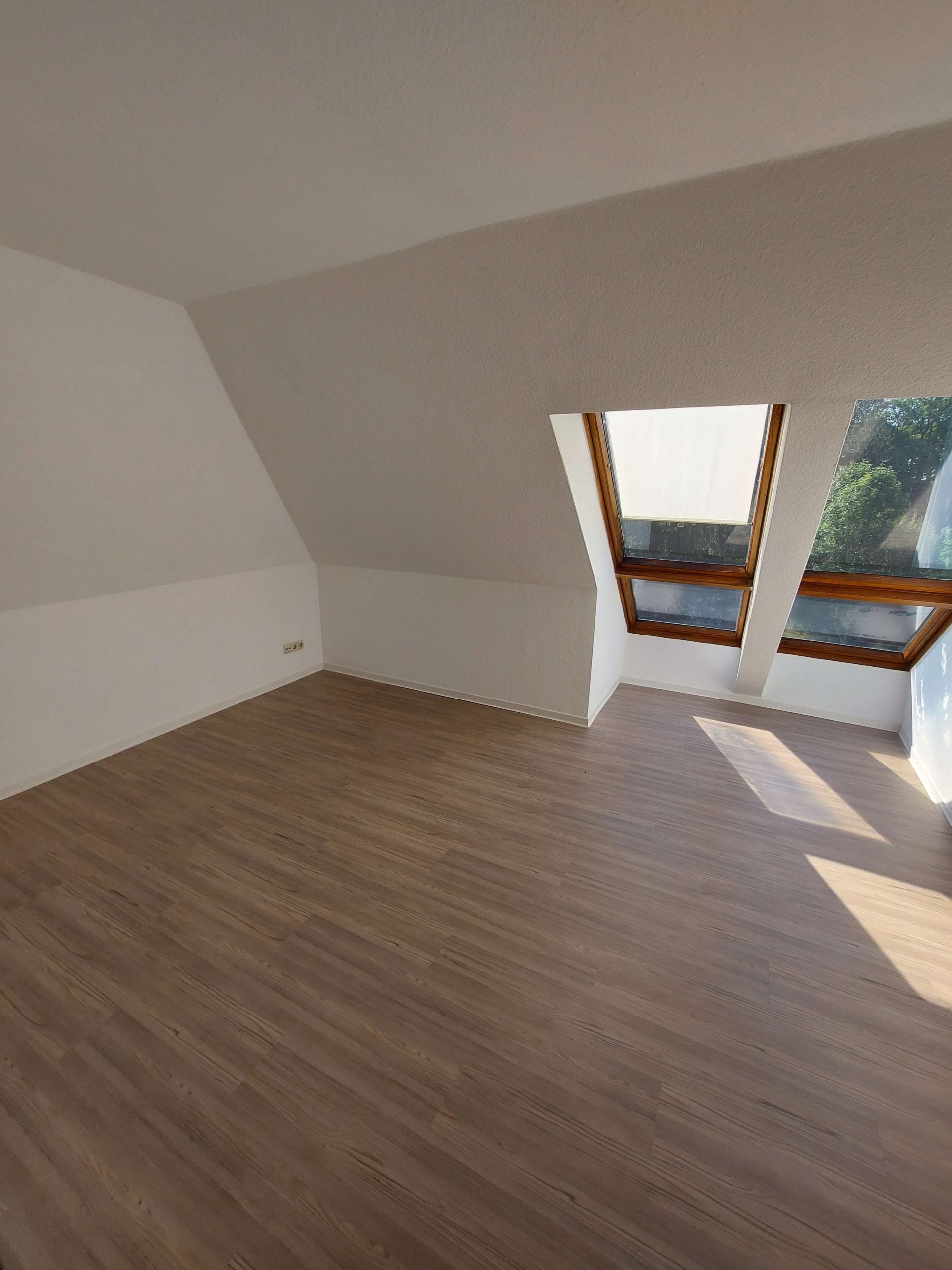 Schnell zugreifen* 3 Raum-WE mit Badewanne in Reinsdorf