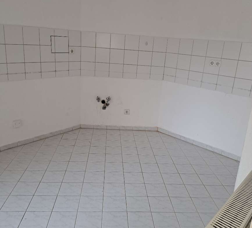 gemütliche 2-Raum Wohnung mit Balkon und Badewanne sucht Sie! in Glauchau