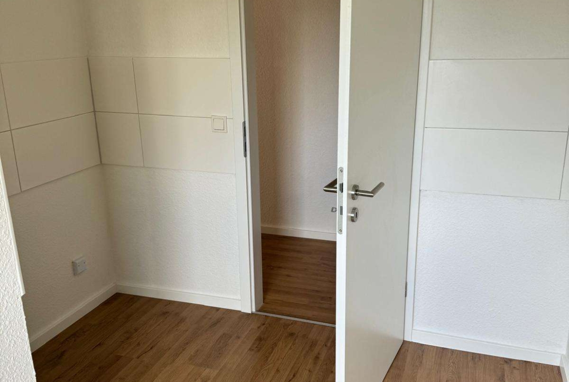 Aufgepasst!* Kleine 2-Raum Wohnung mit Wanne sucht neuen Bewohner in Glauchau