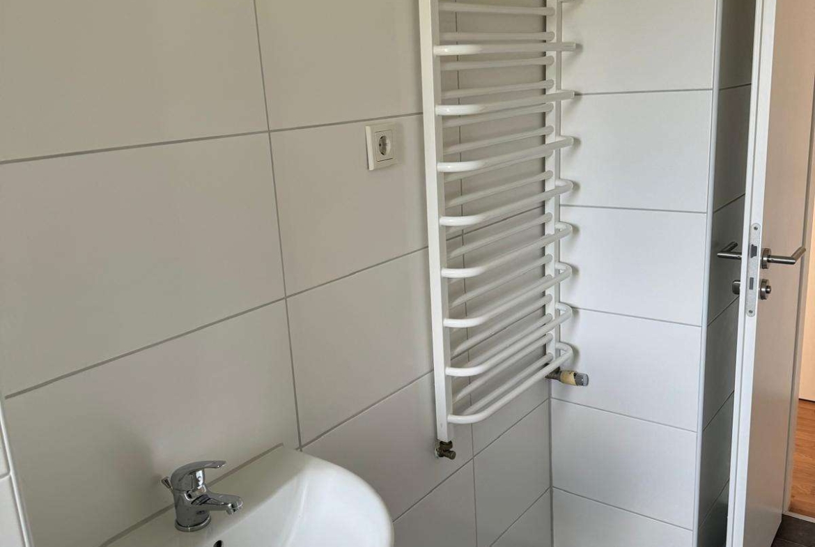 Aufgepasst!* Kleine 2-Raum Wohnung mit Wanne sucht neuen Bewohner in Glauchau
