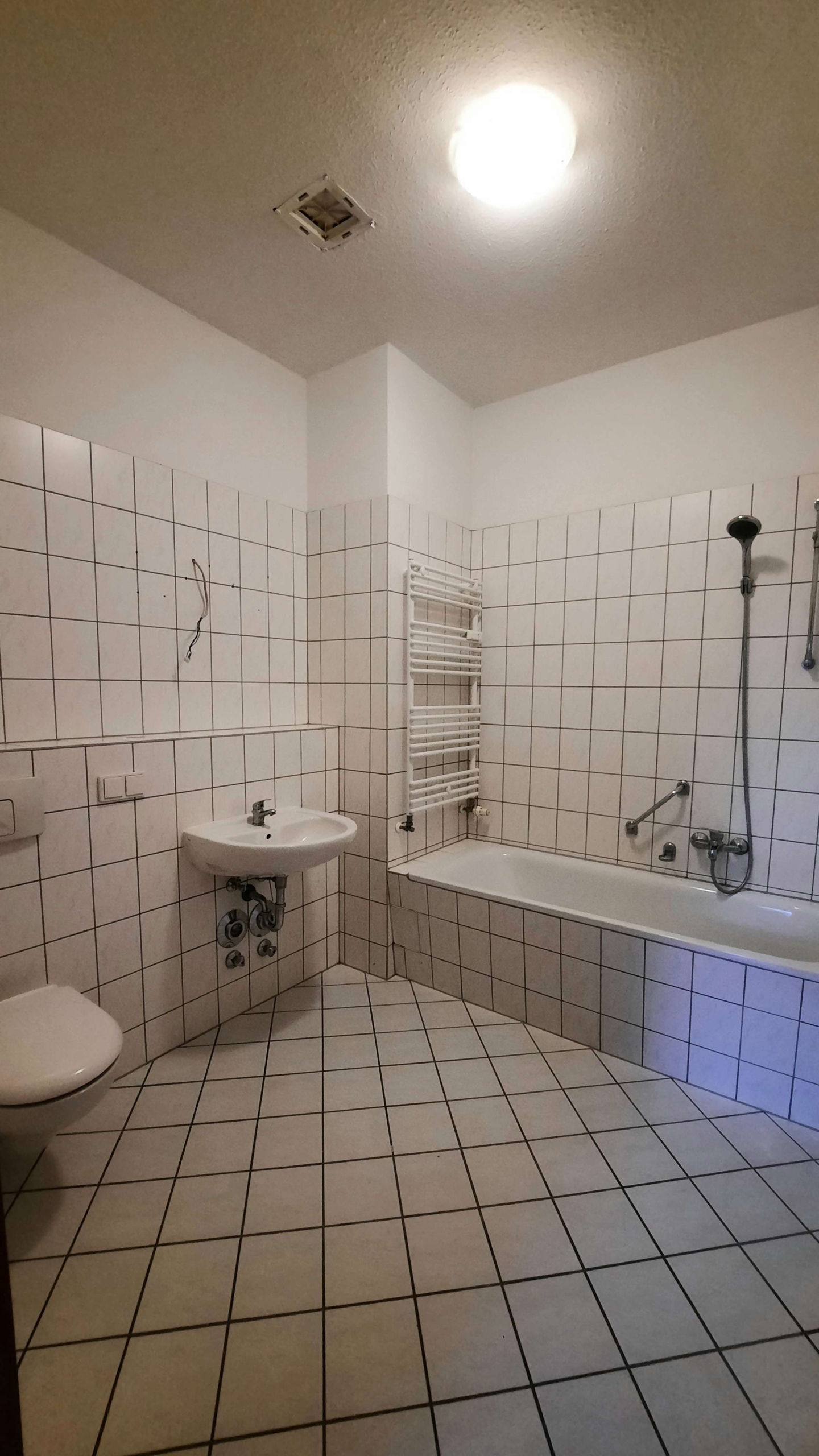1Monat kaltmietfrei - Schnell zugreifen* Schöne helle 2 RaumWE mit Badewanne in Glauchau