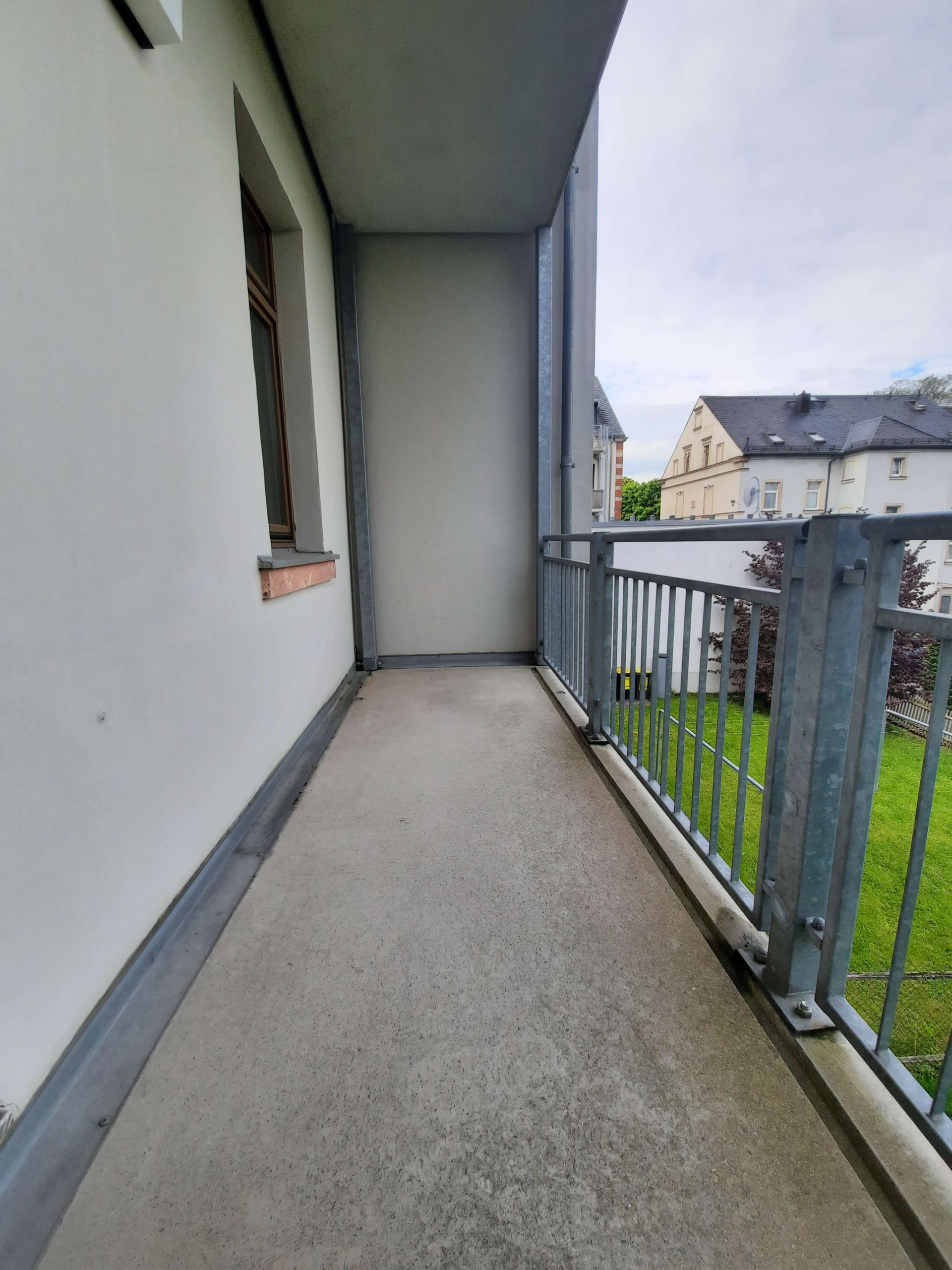 2 Monat kaltmietfrei * 2R-Wohnung mit großem Balkon und Wannenbad in Chemnitz