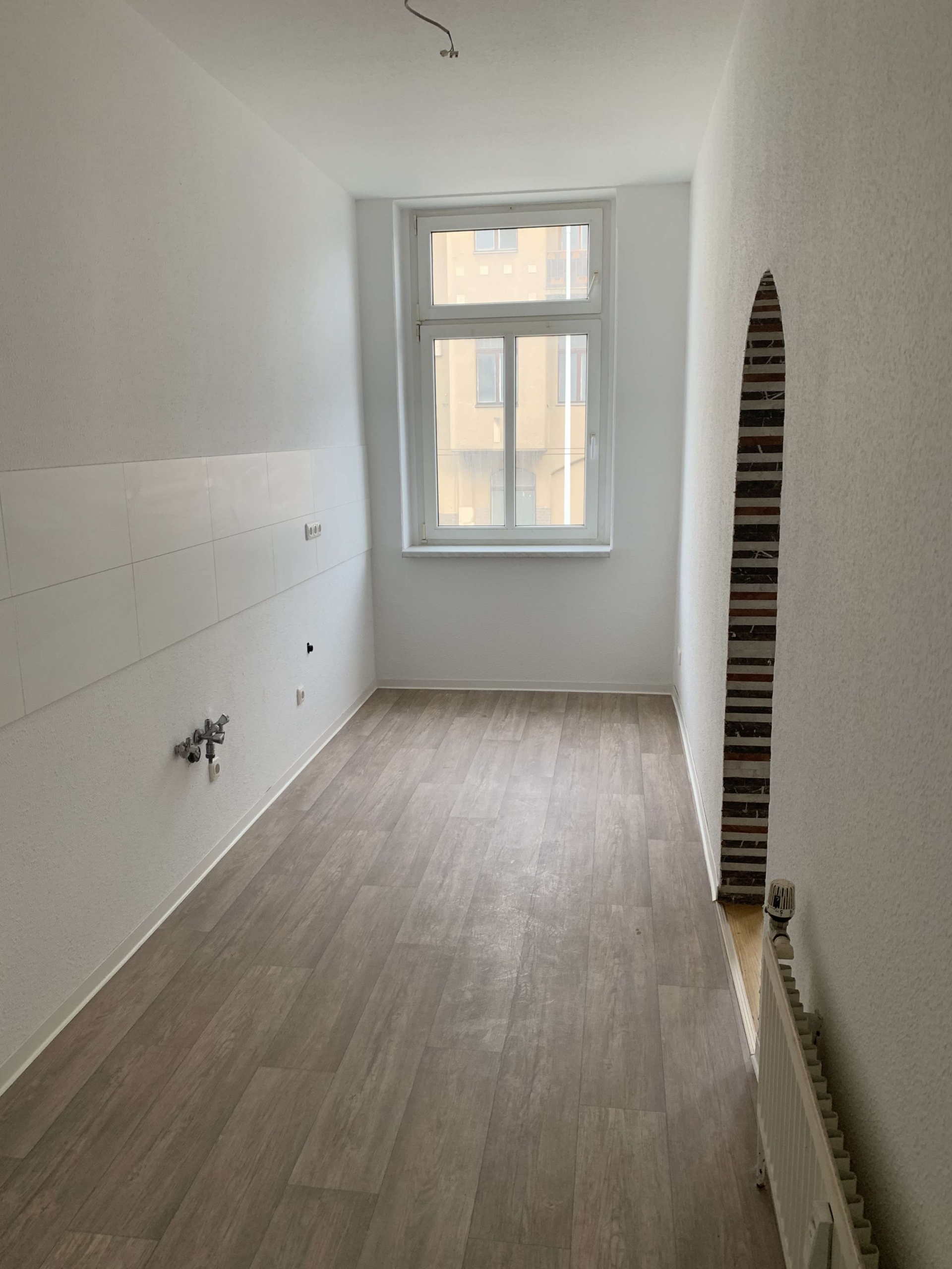 Aufgepasst!* verkehrsgünstig gelegene große 2 RaumWe mit Badewanne in Zwickau