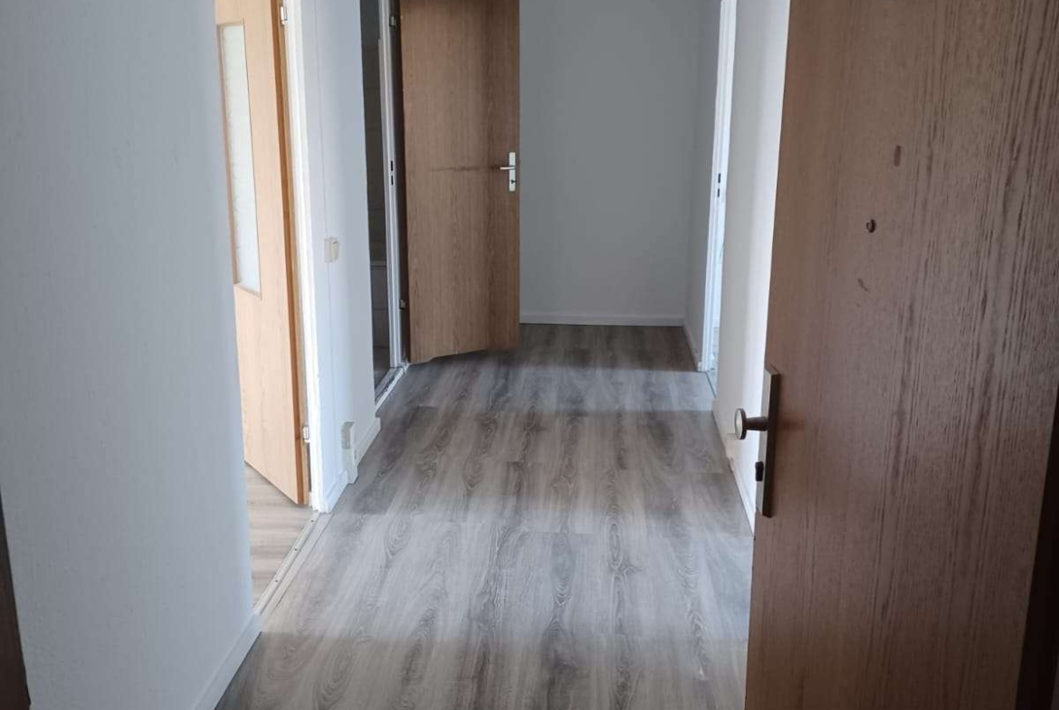 Charmante 4 - Zimmer-Wohnung mit sonnigem Balkon im 3. OG in Königswartha
