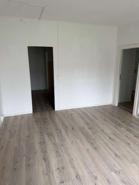 Schöne helle 4-Raum Wohnung mit Balkon & Badewanne in Chemnitz