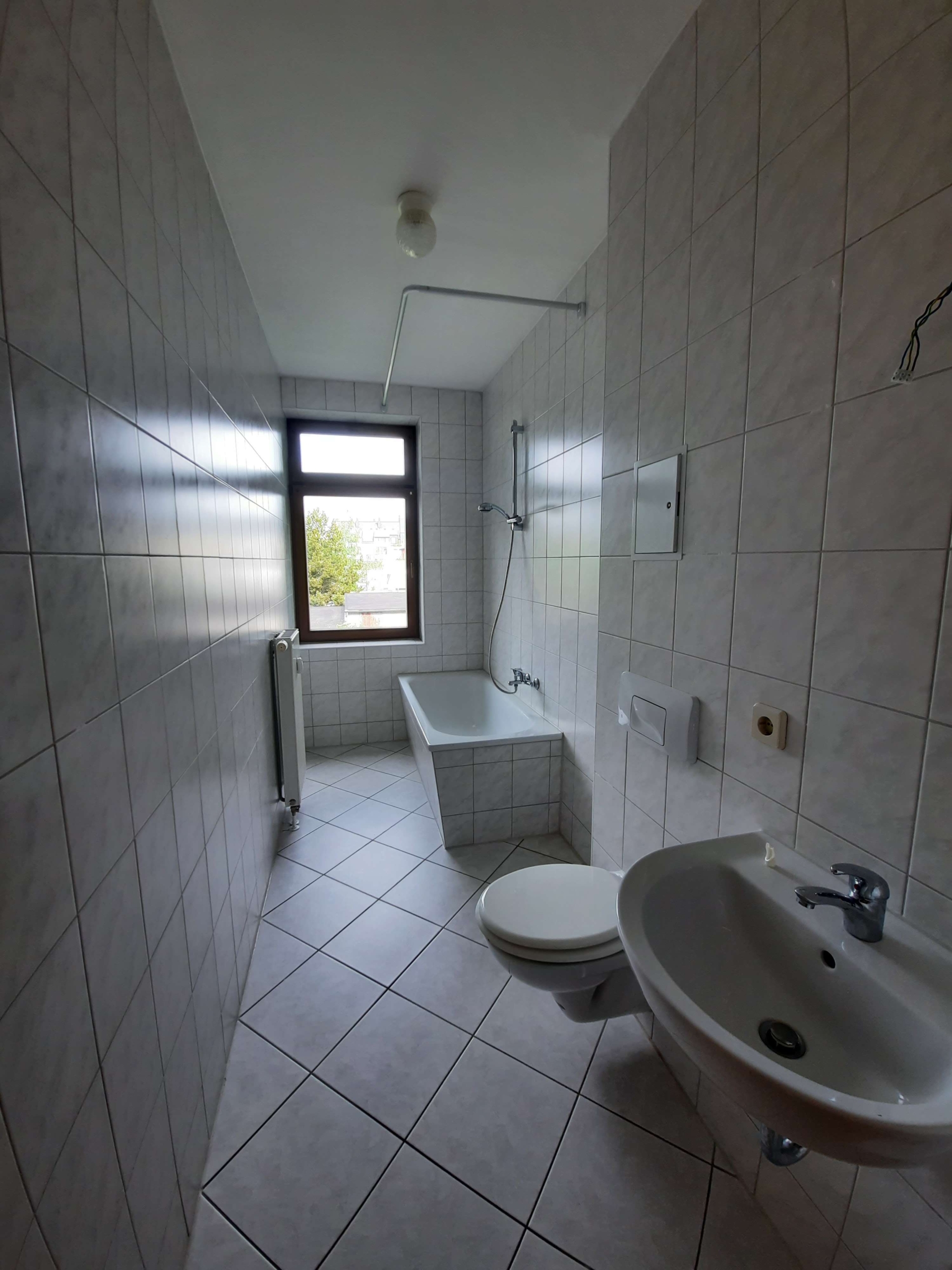 2 Monat kaltmietfrei * 2R-Wohnung mit großem Balkon und Wannenbad in Chemnitz