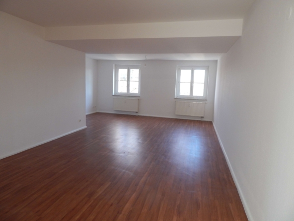 sonnige 2-Raum Wohnung mit Balkon im Dachgeschoss in Glauchau