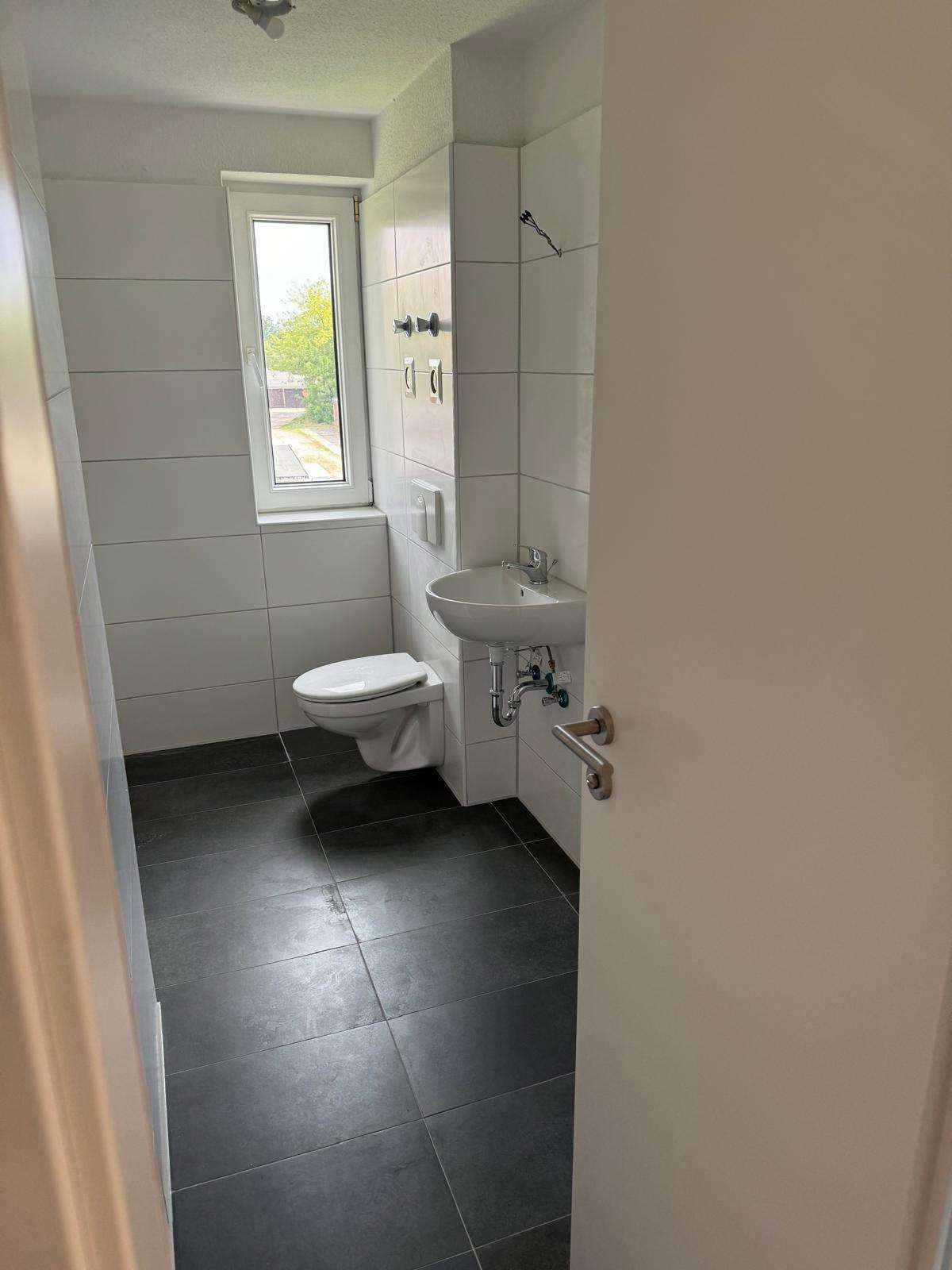 Aufgepasst!* Kleine 2-Raum Wohnung mit Wanne sucht neuen Bewohner in Glauchau