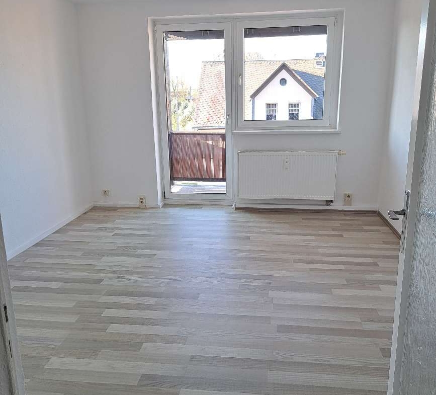 Schöne 3R-Wohnung mit Balkon & Badewanne sucht Sie! in Glauchau