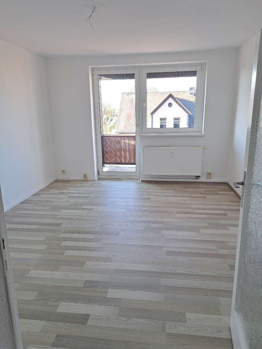 Schöne 3R-Wohnung mit Balkon & Badewanne sucht Sie! in Glauchau