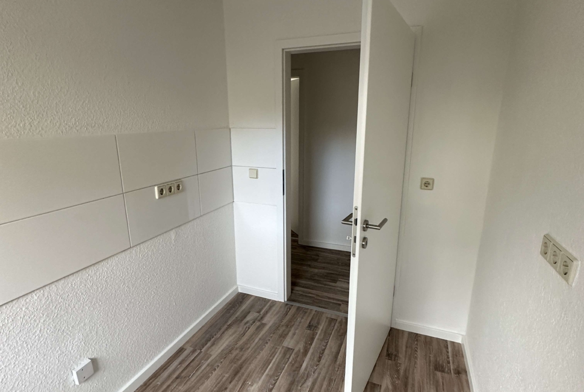 Schnell zugreifen* schöne 3 RaumWE mit Badewanne & Balkon in Wilkau-Haßlau