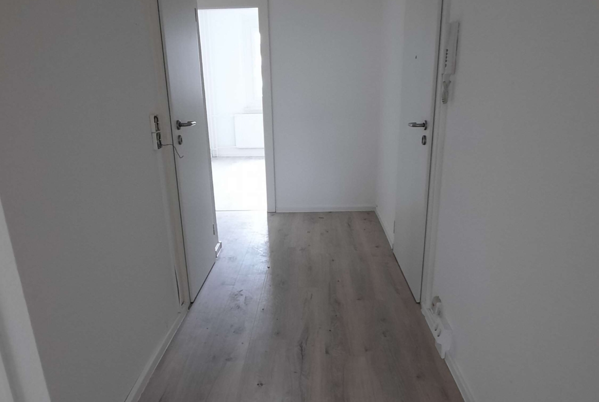 Schöne helle 4-Raum Wohnung mit Balkon & Badewanne in Chemnitz