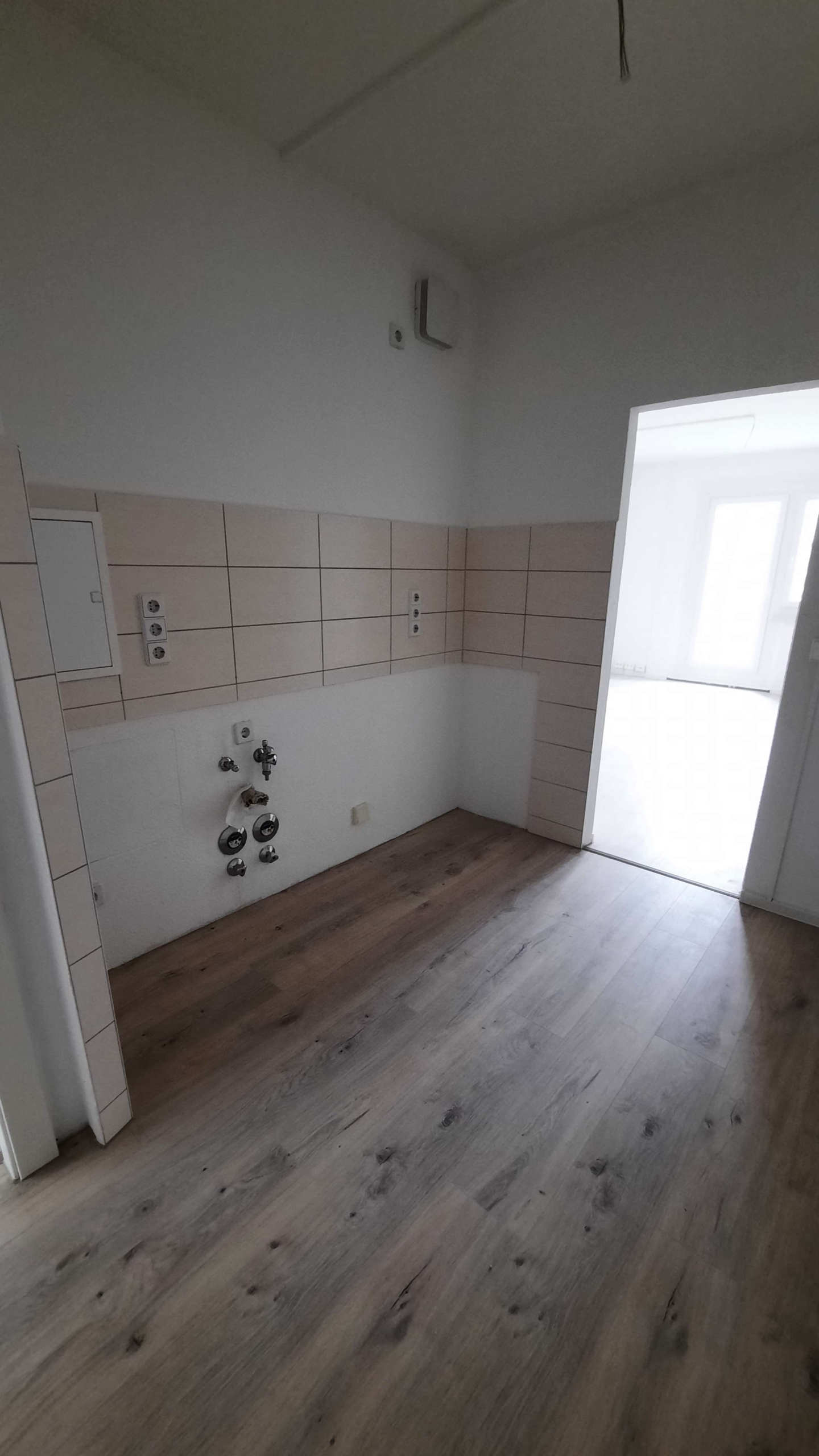 Schöne helle 4-Raum Wohnung mit Balkon & Badewanne in Chemnitz