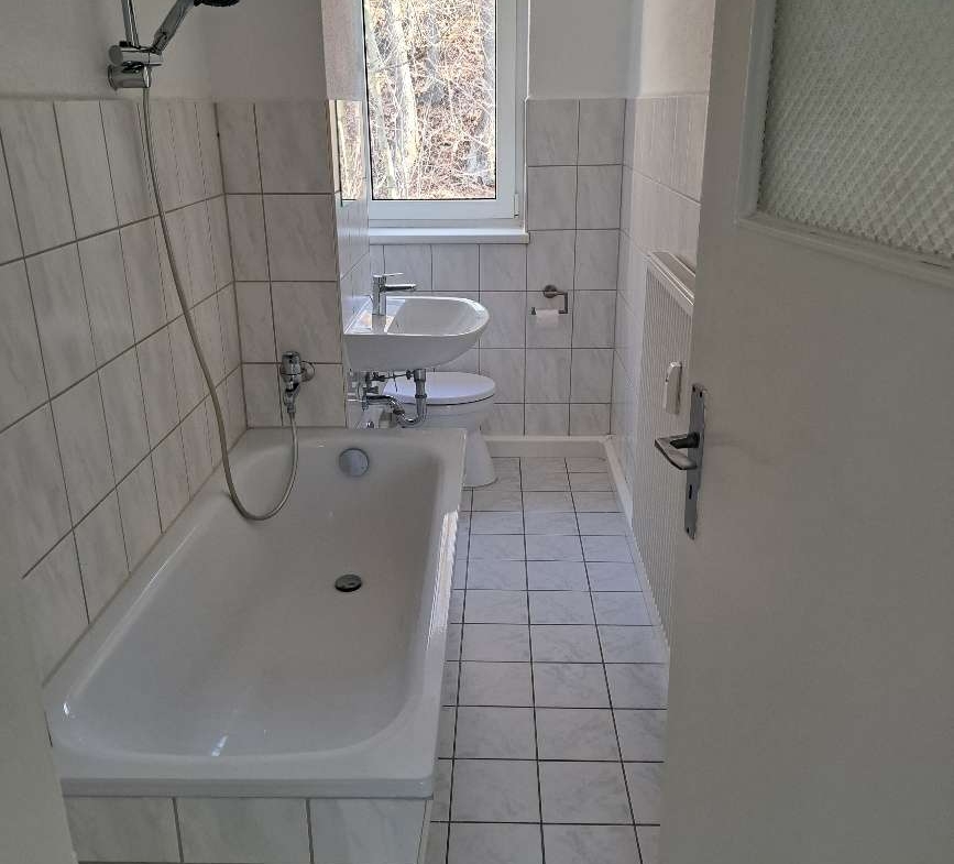 Schöne 3R-Wohnung mit Balkon & Badewanne sucht Sie! in Glauchau