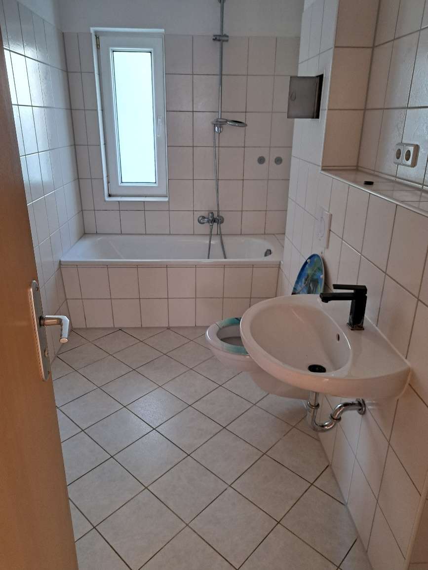 Schnell sein lohnt sich* Großzügige 3-RaumWE mit Balkon & Badewanne in Glauchau