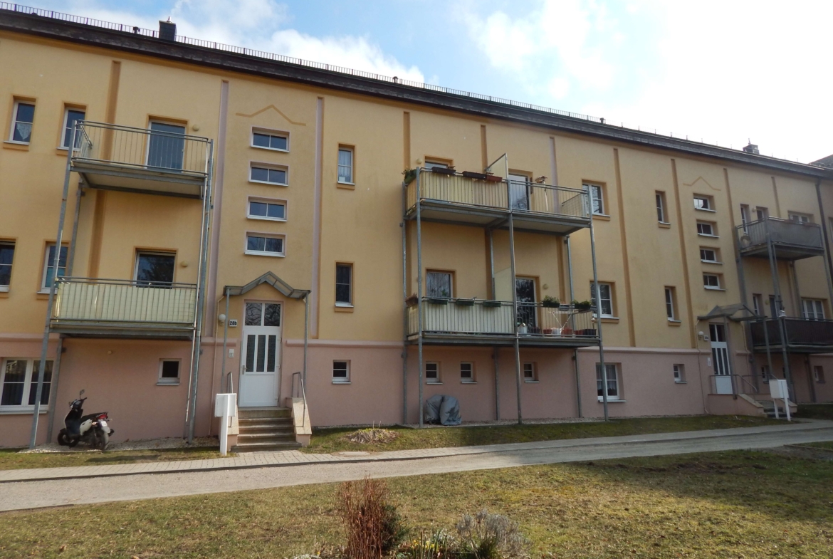 sonnige 2-Raum Wohnung mit Balkon im Dachgeschoss in Glauchau