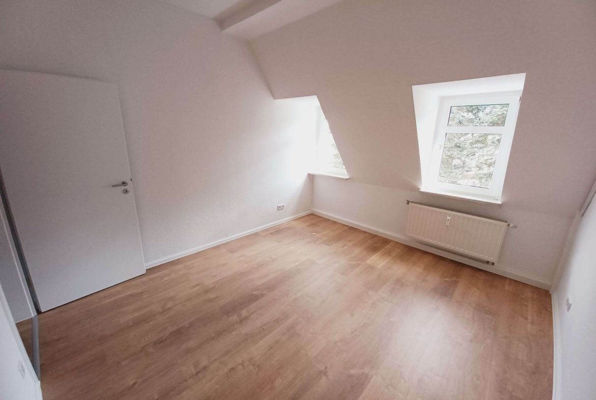 Über den Dächern der Stadt! Vollsanierte 4-Raum Altbauwohnung mit Charme sucht neue Mieter! in Klingenthal