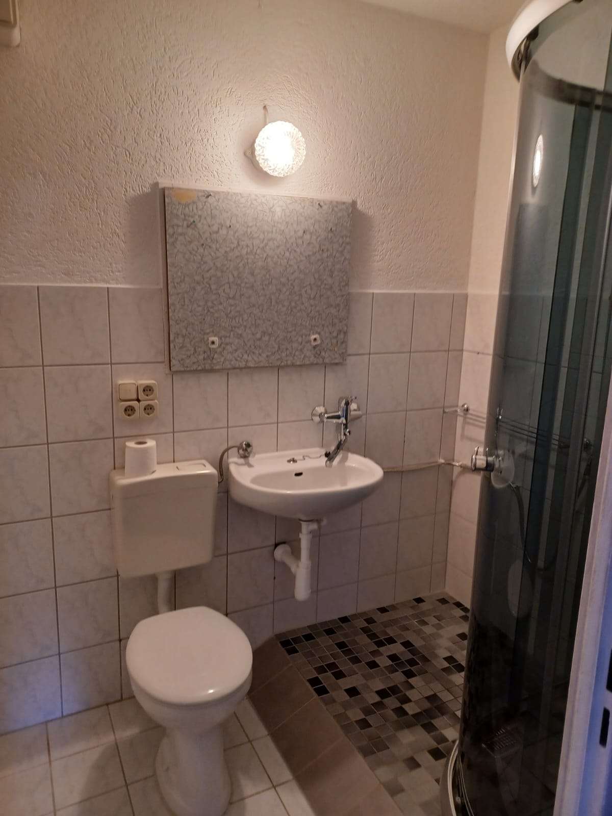 Du suchst eine moderne, sanierte 2-Zi-Wohnung in einer ruhigen Gegend? in Königswartha