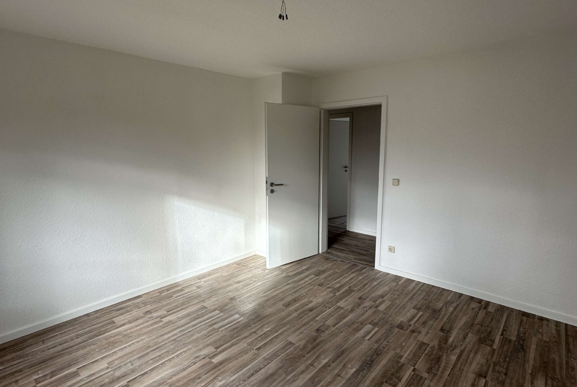 Schnell zugreifen* schöne 3 RaumWE mit Badewanne & Balkon in Wilkau-Haßlau